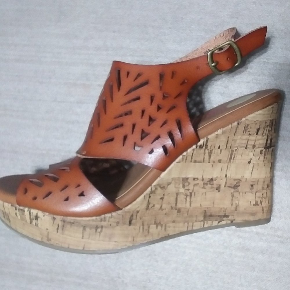 Platform sandals - Picture 2 of 4